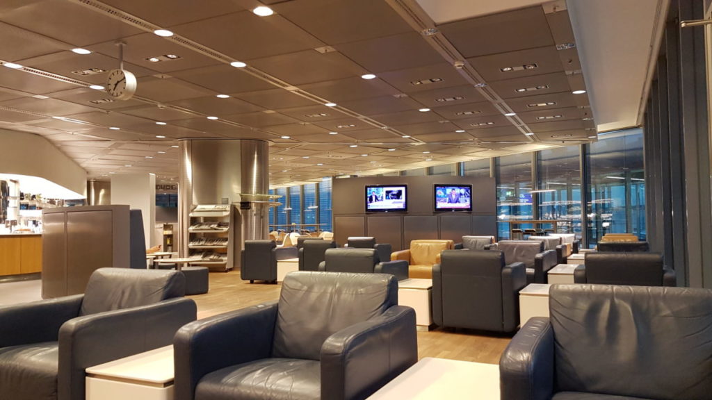 Lufthansa Business Class Lounge Frankfurt Review - Passport & Palmtree